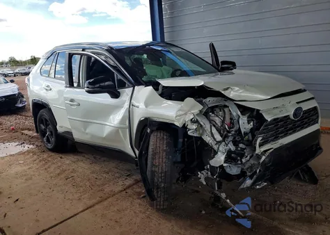 2020 Toyota Rav4 Xse z USA, uszkodzony, nr VIN 4T3EWRFV2LU004840